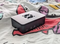 Ho costruito una piccola console retrò per la mia TV per soli $ 109