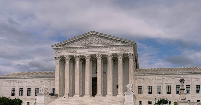 Trump chiede alla Corte Suprema di riavviare le deportazioni verso “paesi terzi sicuri” Trump chiede alla Corte Suprema di riavviare le deportazioni verso “paesi terzi sicuri”