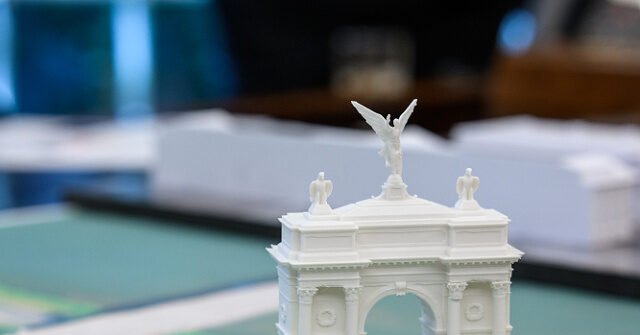 victory-arch-model-triumphal-arch-dc-white-house-flickr-640x335.jpg