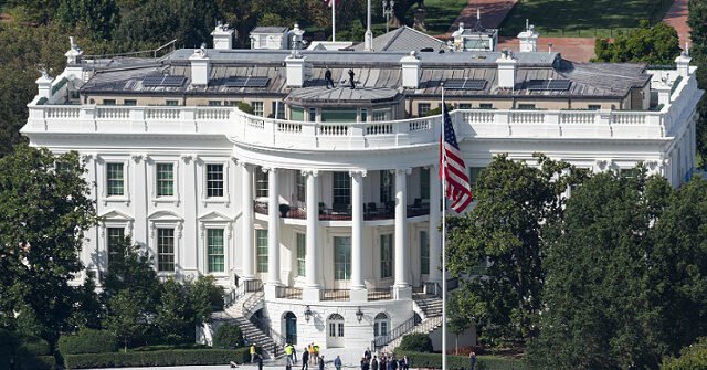 Trump usa per la prima volta l’eliporto della Casa Bianca dopo il taglio del nastro Trump usa per la prima volta l’eliporto della Casa Bianca dopo il taglio del nastro