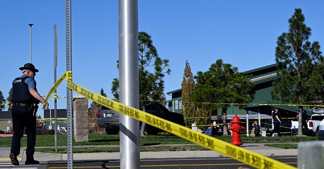 Rapporto: L’aggressore di una scuola elementare dell’Oregon ha usato il fucile comprato da sua madre Rapporto: L’aggressore di una scuola elementare dell’Oregon ha usato il fucile comprato da sua madre