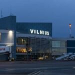 L’aeroporto lituano è stato chiuso dall’allerta dei droni dopo che i russi hanno preso di mira un aereo ucraino con una bomba volante telecomandata sulla pista tedesca