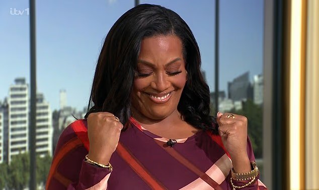 Alison Hammond torna a This Morning una settimana dopo aver “spaventato” il timore di un infarto aereo mentre prende in giro il famoso “Stai bene?” di Holly Willoughby. discorso Alison Hammond torna a This Morning una settimana dopo aver “spaventato” il timore di un infarto aereo mentre prende in giro il famoso “Stai bene?” di Holly Willoughby. discorso