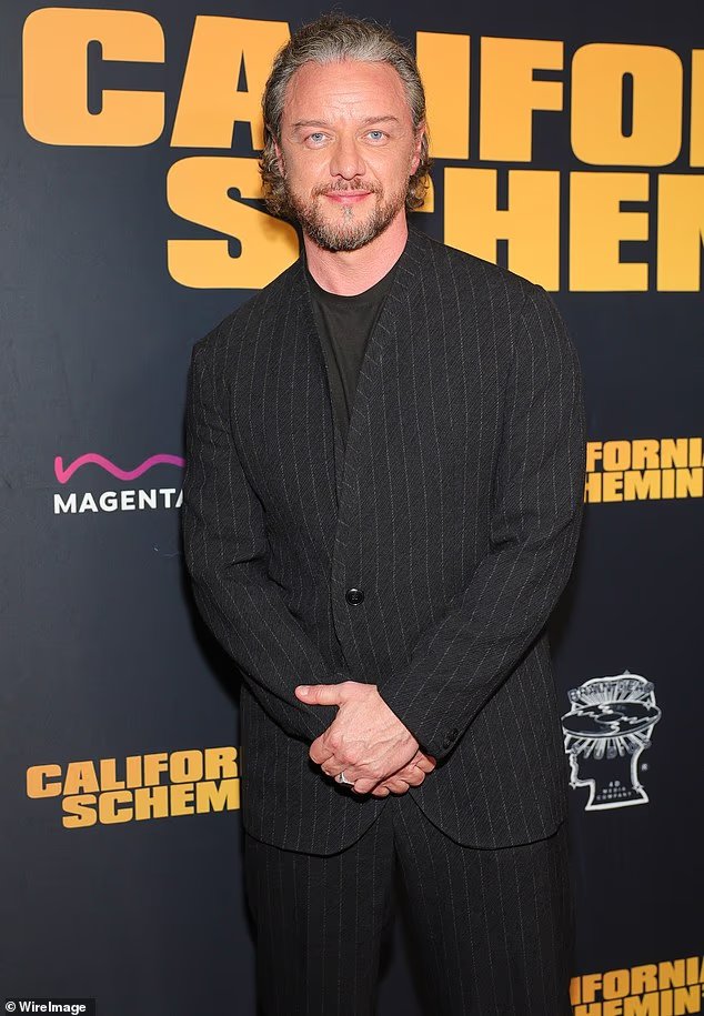 James McAvoy sostiene che il co-protagonista di Band Of Brothers lo ha maltrattato sul set dopo aver ricevuto “tonnellate di battute” James McAvoy sostiene che il co-protagonista di Band Of Brothers lo ha maltrattato sul set dopo aver ricevuto “tonnellate di battute”