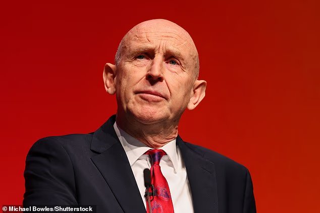L’economia britannica non sta andando poi così male, ma questo non ha niente a che fare con il Labour, dice HAMISH MCRAE L’economia britannica non sta andando poi così male, ma questo non ha niente a che fare con il Labour, dice HAMISH MCRAE