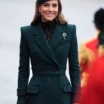 Kate sorride raggiante mentre si unisce a William, Charles e Camilla nell’ospitare il Sultano dell’Oman in visita di Stato nel Regno Unito