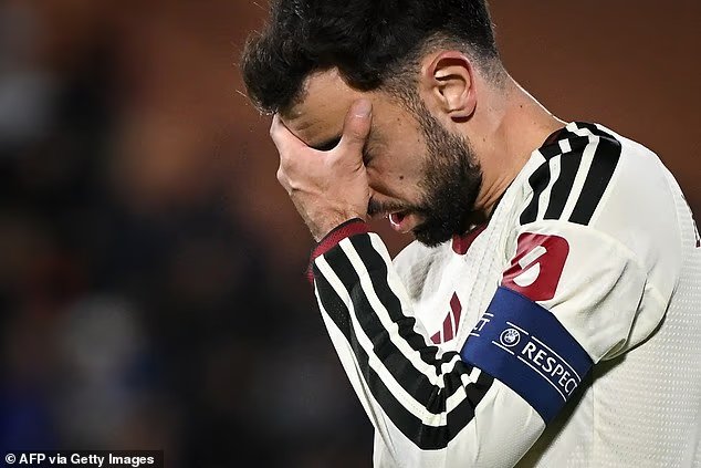 Bruno Fernandes FURTO durante la sconfitta del Manchester United a Como: la polizia conferma “numero di oggetti” rubati dalla casa della sua famiglia mentre era in Italia Bruno Fernandes FURTO durante la sconfitta del Manchester United a Como: la polizia conferma “numero di oggetti” rubati dalla casa della sua famiglia mentre era in Italia