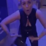 Momento scioccante La cassiera di Asda imita una scimmia e scaglia vili insulti razzisti contro il buttafuori nero di un nightclub