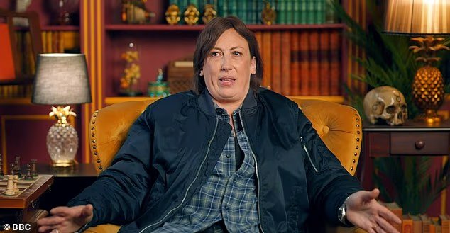 Traditori delle celebrità: Miranda Hart è l’ultima star ad essere uccisa e ammette che “sapeva” che sarebbe successo mentre l’episodio termina con un altro cliffhanger Traditori delle celebrità: Miranda Hart è l’ultima star ad essere uccisa e ammette che “sapeva” che sarebbe successo mentre l’episodio termina con un altro cliffhanger