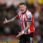 Derry City STRAPPA Il contratto di James McClean: il ritorno da incubo del calciatore di protesta di Poppy al club d’infanzia giunge al termine tra le affermazioni che era “permanentemente inabile”