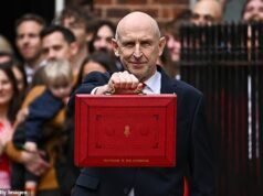 DANIEL HANNAN: Quando gli elettori si renderanno conto del fatto che non esiste un albero magico dei soldi, nonostante tutti gli omaggi distribuiti dal Labour?