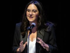 Lo staff infuriato della CBS non riesce ancora a mettersi in contatto con Bari Weiss dopo il crollo degli scandali e degli ascolti