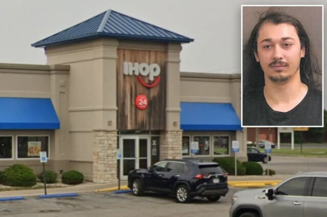 Un uomo armato dell’Indiana accusa il cuoco dell’IHOP di aver fatto sesso con sua moglie prima di inseguirlo con un coltello: documenti del tribunale Un uomo armato dell’Indiana accusa il cuoco dell’IHOP di aver fatto sesso con sua moglie prima di inseguirlo con un coltello: documenti del tribunale