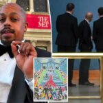 L’artista David Sabastian fa uno scherzo al Met appendendo illegalmente un’opera d’arte che critica il Met Gala