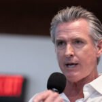 Il governatore anti-Trump della CA Gavin Newsom chiede di invocare il 25° emendamento