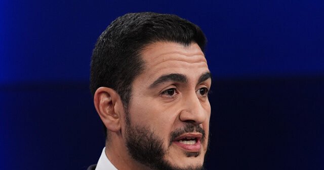 Dibattito: El-Sayed sostiene che il SAVE America Act “riguarda la soppressione degli elettori” Dibattito: El-Sayed sostiene che il SAVE America Act “riguarda la soppressione degli elettori”