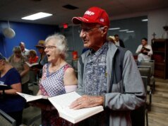 Il sostegno evangelico bianco a Trump diminuisce, ma è ancora forte con l’avvicinarsi delle elezioni di metà mandato