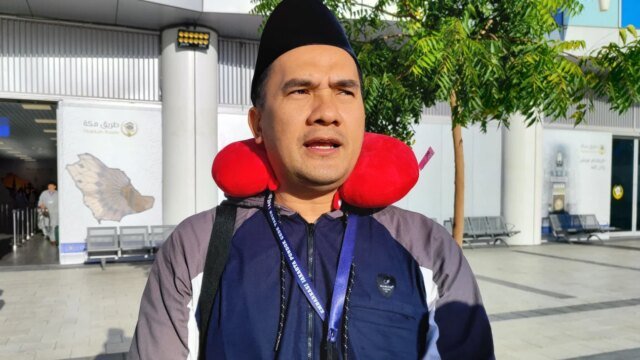 Saipul Jamil si unisce nel toccare Sarwendah e Ruben Onsu, chiede a entrambi di fare la pace: non resistere alle tentazioni, ok? Saipul Jamil si unisce nel toccare Sarwendah e Ruben Onsu, chiede a entrambi di fare la pace: non resistere alle tentazioni, ok?