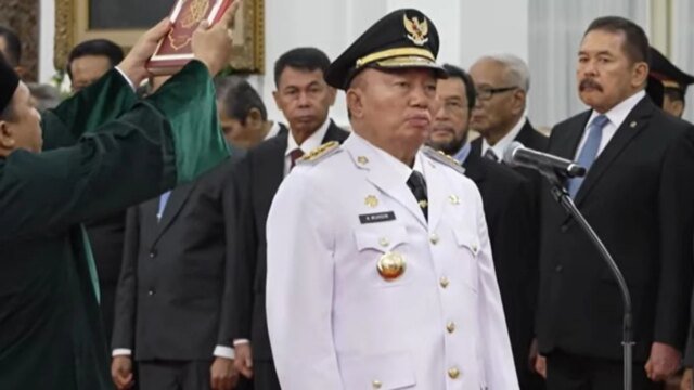 L’affermazione che gli incendi boschivi e terrestri non sono gravi fa arrabbiare, questo è il curriculum di Muhidin, governatore del Kalimantan meridionale L’affermazione che gli incendi boschivi e terrestri non sono gravi fa arrabbiare, questo è il curriculum di Muhidin, governatore del Kalimantan meridionale