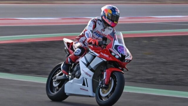Veda Ega Pratama batte il record di Mario Aji in Moto3 Mandalika, registra una nuova storia Veda Ega Pratama batte il record di Mario Aji in Moto3 Mandalika, registra una nuova storia