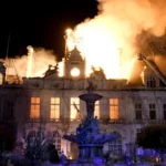Smascherato: l’estremista di estrema sinistra sospettato di aver bruciato il municipio di 143 anni