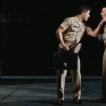 Recensione di Broadway “A Few Good Men”: Creaky Old Play di Aaron Sorkin