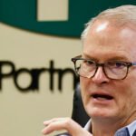 Adam Hamilton afferma che i cristiani non devono credere nella nascita da una vergine