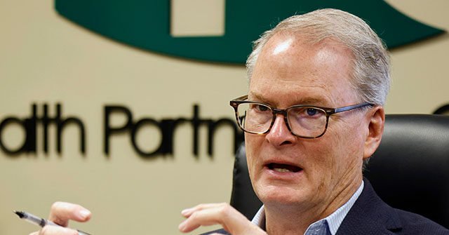 Adam Hamilton afferma che i cristiani non devono credere nella nascita da una vergine Adam Hamilton afferma che i cristiani non devono credere nella nascita da una vergine