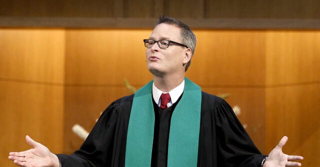 Dem. La leadership del candidato Adam Hamilton è stata determinante a Spalato che ha visto 7.600 congregazioni allontanarsi dalla Chiesa Metodista Unita Dem. La leadership del candidato Adam Hamilton è stata determinante a Spalato che ha visto 7.600 congregazioni allontanarsi dalla Chiesa Metodista Unita