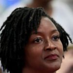 La candidata DSA Angie Nixon difende il ritratto dell’assassino di un poliziotto nel suo “Cafe Resistance”