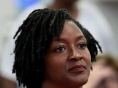 La candidata DSA Angie Nixon difende il ritratto dell’assassino di un poliziotto nel suo “Cafe Resistance”
