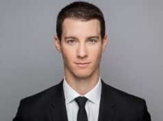 Il capo della distribuzione statunitense di Black Bear, Benjamin Kramer, pianifica l’uscita