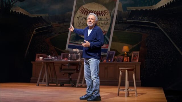 Recensione di Broadway ‘860’: Billy Crystal perde la sua casa ma non il suo dono