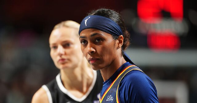 L’ex star della WNBA dice ai giocatori bianchi di “zittire quel cazzo di bocca” riguardo al problema trans L’ex star della WNBA dice ai giocatori bianchi di “zittire quel cazzo di bocca” riguardo al problema trans