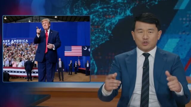 Il “Daily Show” spiega in dettaglio come Trump sta diventando “gayer” Il “Daily Show” spiega in dettaglio come Trump sta diventando “gayer”