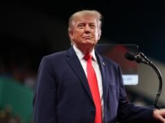 Trump prende in giro Hollywood per aver “baciatomi il culo” sul credito d’imposta cinematografico e televisivo