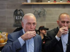 Le panetterie cubane a Miami condannano il socialismo dopo le proteste seguite alla visita di Hakeem Jeffries