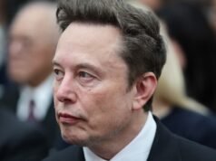 Elon Musk investe oltre 150 milioni di dollari nel gruppo repubblicano del Senato, aiutando Ken Paxton