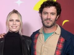 Il creatore di “Nessuno vuole questo” condivide sentimenti “complicati” sull’appello di Adam Brody per una Palestina libera