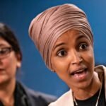 Il raid federale nella casa di Ilhan Omar stimola il rinnovato impegno dei democratici per abolire l’ICE: “deve essere smantellato”