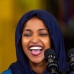 Ilhan Omar sorride e dice di essere “brava” nelle indagini sulle frodi
