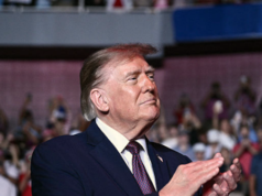VIDEO: Il presidente Trump ha intenzione di partecipare alla partita di football americano tra GA e AL College