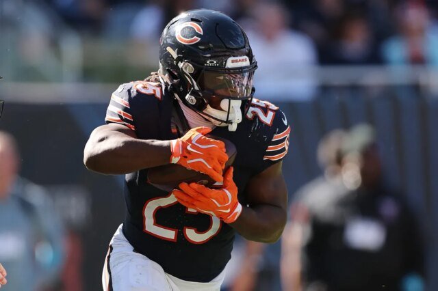 L’infortunio per il RB Kyle Monangai dei Bears è peggiore di quanto si pensasse inizialmente L’infortunio per il RB Kyle Monangai dei Bears è peggiore di quanto si pensasse inizialmente