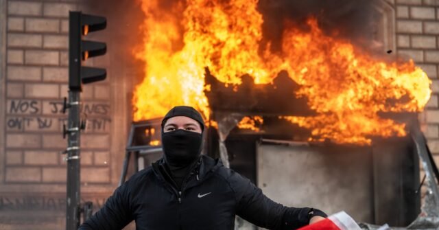 Khanna: “sbagliato” provocare rivolte in Francia “a proposito dell’ala sinistra” Khanna: “sbagliato” provocare rivolte in Francia “a proposito dell’ala sinistra”