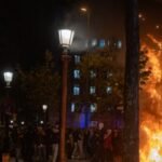I disordini in stile francese si diffondono in Spagna mentre i giovani rivolgono e saccheggiano a Barcellona