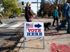 Democratici in testa alle urne mentre le votazioni anticipate raggiungono il record di metà mandato