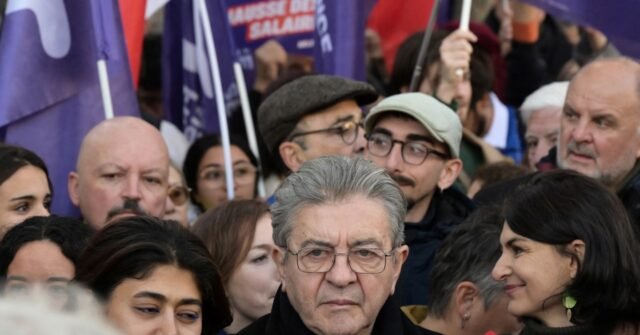 Il candidato presidenziale di estrema sinistra Melenchon guida la protesta a Parigi mentre la polizia avverte della notte di Halloween “insurrezionale” Il candidato presidenziale di estrema sinistra Melenchon guida la protesta a Parigi mentre la polizia avverte della notte di Halloween “insurrezionale”