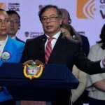 Ex presidente colombiano accusato di sfruttare decine di donne per i partiti presidenziali