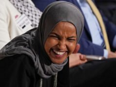 Rapporto: Lo staff di Ilhan Omar ha cambiato il suo anno di nascita dopo essere stata eletta