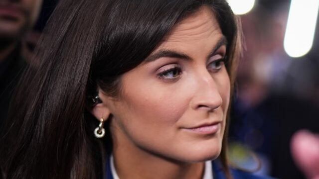 Trump definisce Kaitlan Collins una persona stupida e con un basso QI